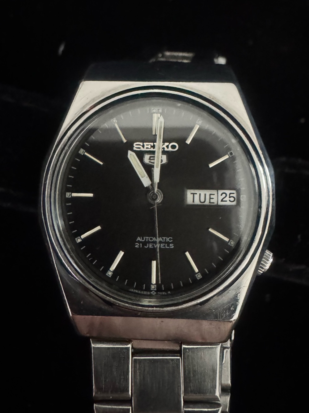 Seiko Black Dial Stainless Silver Bracelet Watch